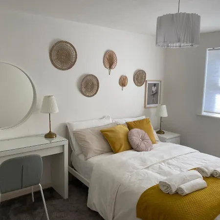 Marine Viewing 2 Bedrooms Flat Manchester Exterior foto