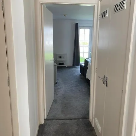 Marine Viewing 2 Bedrooms Flat Manchester Exterior foto